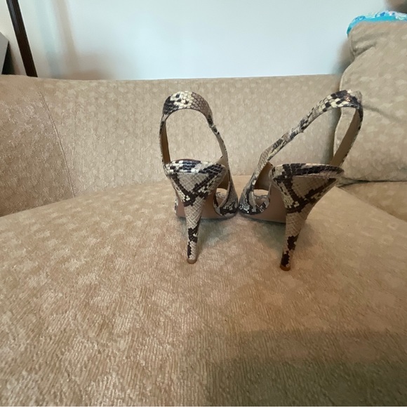 Nine West Snakeskin Style Heels - Picture 3 of 6